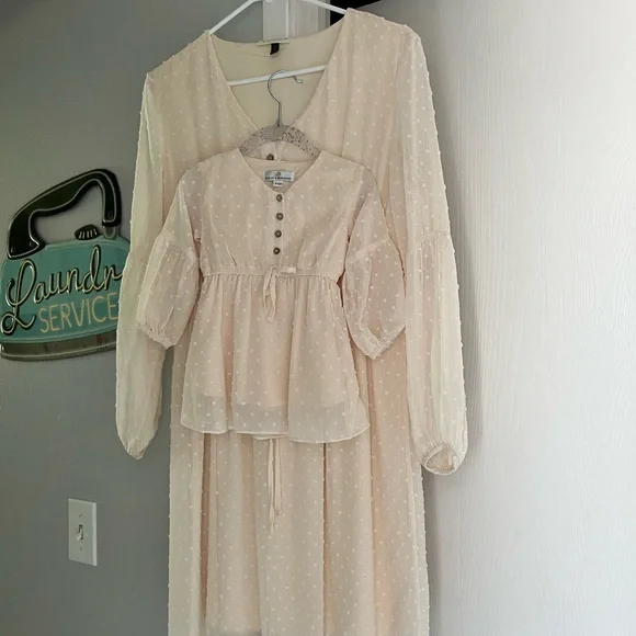 Baileys blossoms Windsor dot matching mommy and me dress - Picture 2 of 3